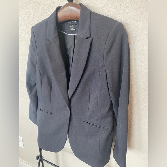 Liz Claiborne suit jacket from her Career line. Worn twice! - Picture 2 of 4